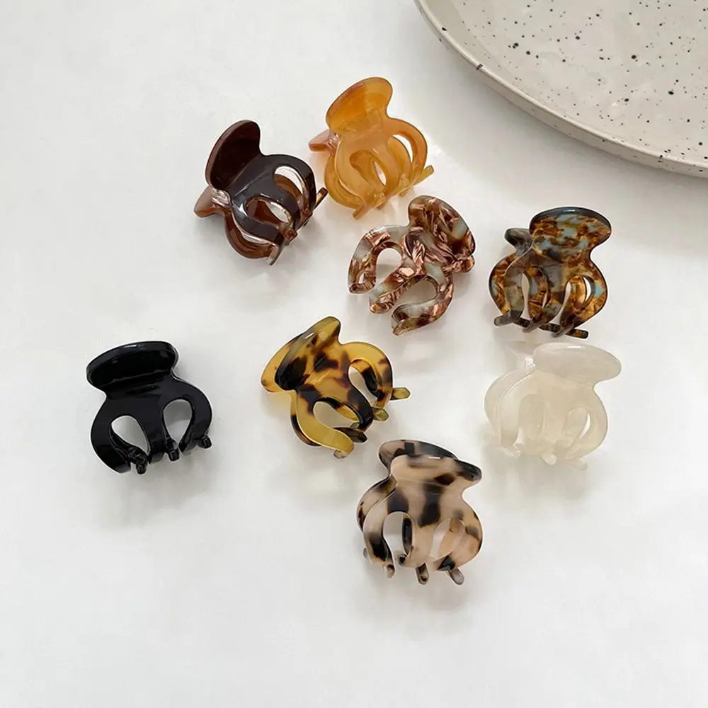 High Horsetail Small Gripper Headdress Luxury Elegant Small Shark Clip Women Hair Claw Korean Style Hair Clip Acetic Acid
High Horsetail Small Gripper Headdress Luxury Elegant Small Shark Clip Women Hair Claw Korean Style Hair Clip Acetic Acid