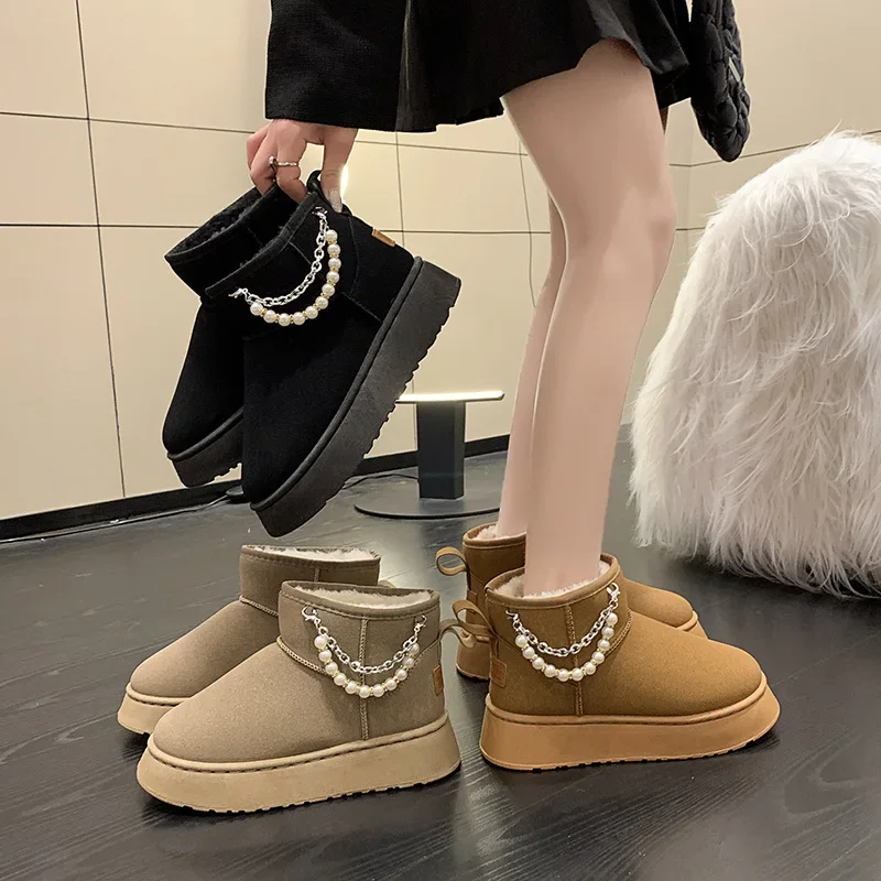 2024 NEW Snow Boots Women New Autumn and Winter Thick Soled Padded Short Boots Anti-slip Warm Cotton Shoes English Style Comfort
2024 NEW Snow Boots Women New Autumn and Winter Thick Soled Padded Short Boots Anti-slip Warm Cotton Shoes English Style Comfort