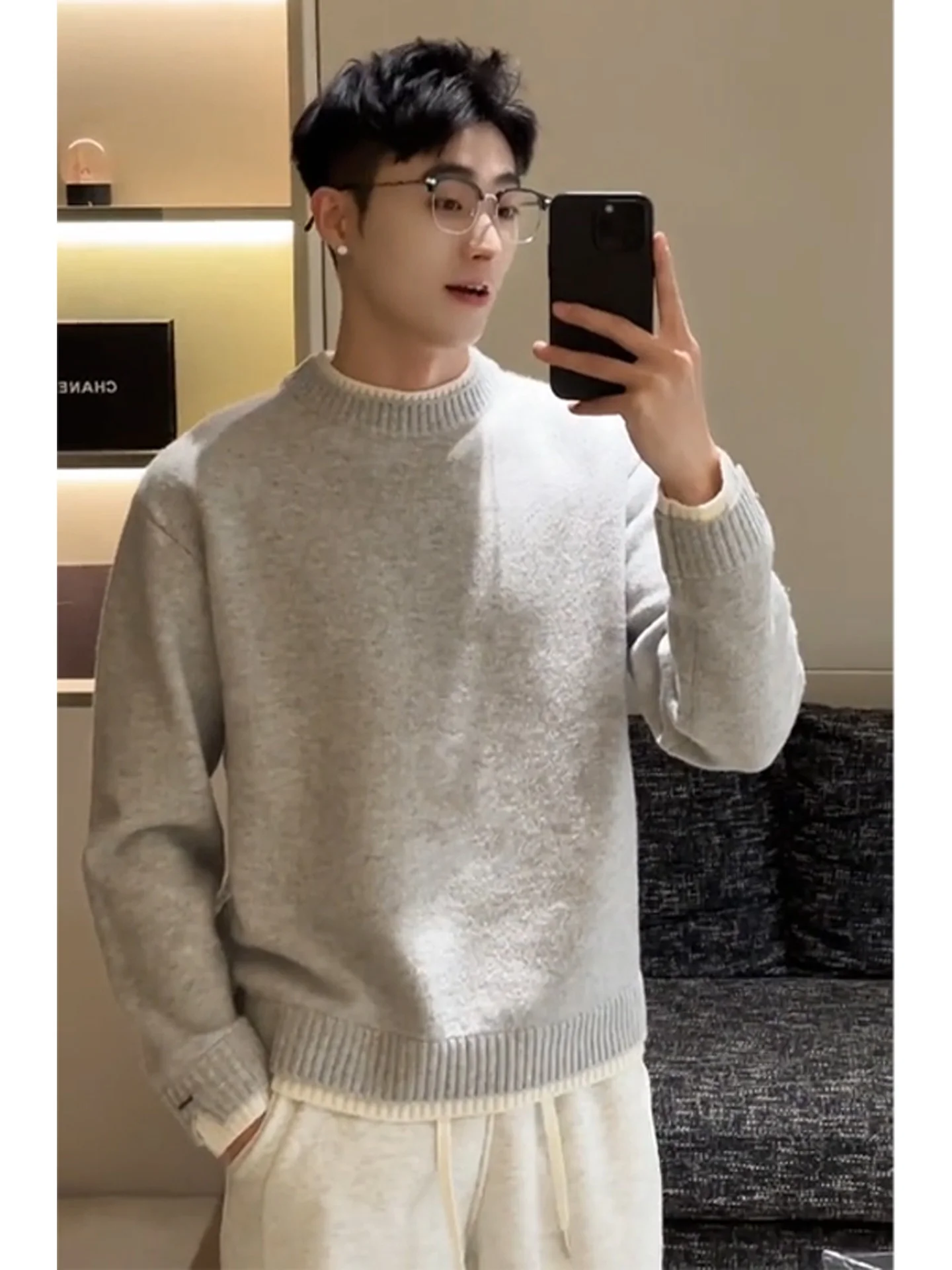 Мужской вязаный свитер с круглым вырезом, базовый слой, длинный рукав, осенне-зимний, повседневный, модный, премиум-класса, цельный.
Мужской вязаный свитер с круглым вырезом, базовый слой, длинный рукав, осенне-зимний, повседневный, модный, премиум-класса, цельный.