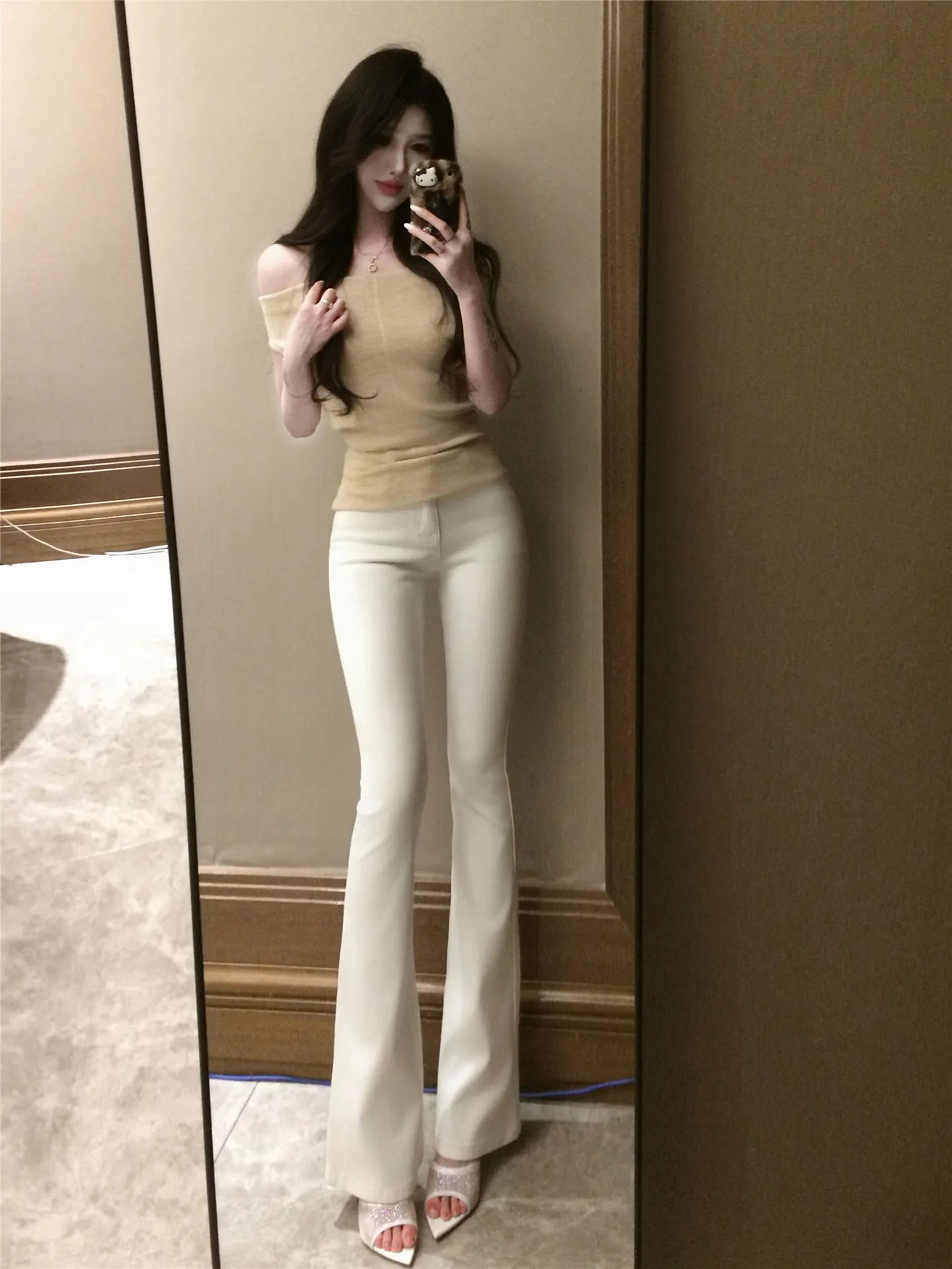 Extended Length High Waist Slimming Casual Summer Denim Jeans Women's Micro Flared Jeans White Tight Fitting Floor Length
Extended Length High Waist Slimming Casual Summer Denim Jeans Women's Micro Flared Jeans White Tight Fitting Floor Length