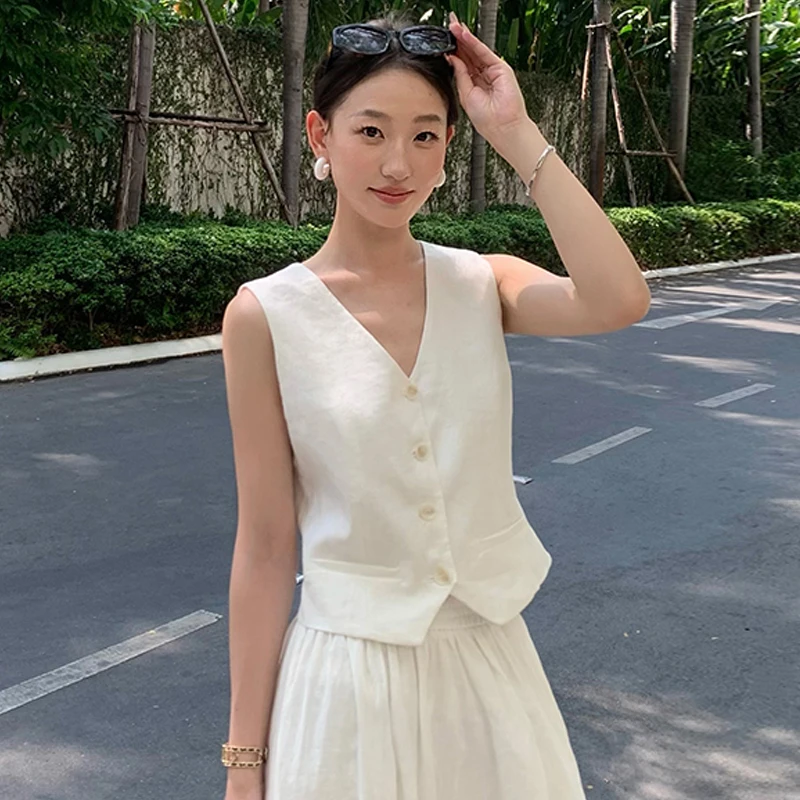 Womens Cotton Linen Button Front Beige Vest V-Neck Sleeveless Casual Blazer Vest Chic Summer 2025 Outwear Fashion Ladies Tops
Womens Cotton Linen Button Front Beige Vest V-Neck Sleeveless Casual Blazer Vest Chic Summer 2025 Outwear Fashion Ladies Tops