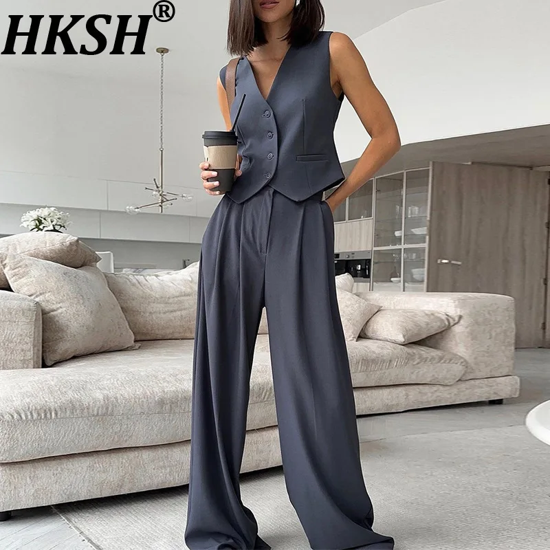 HKSH New Women Two-piece Set V-Neck Sleeveless Single Breasted Vest Elegant Blazer Draped Office Lady Chic Wide Leg Pants HK9460
HKSH New Women Two-piece Set V-Neck Sleeveless Single Breasted Vest Elegant Blazer Draped Office Lady Chic Wide Leg Pants HK9460
