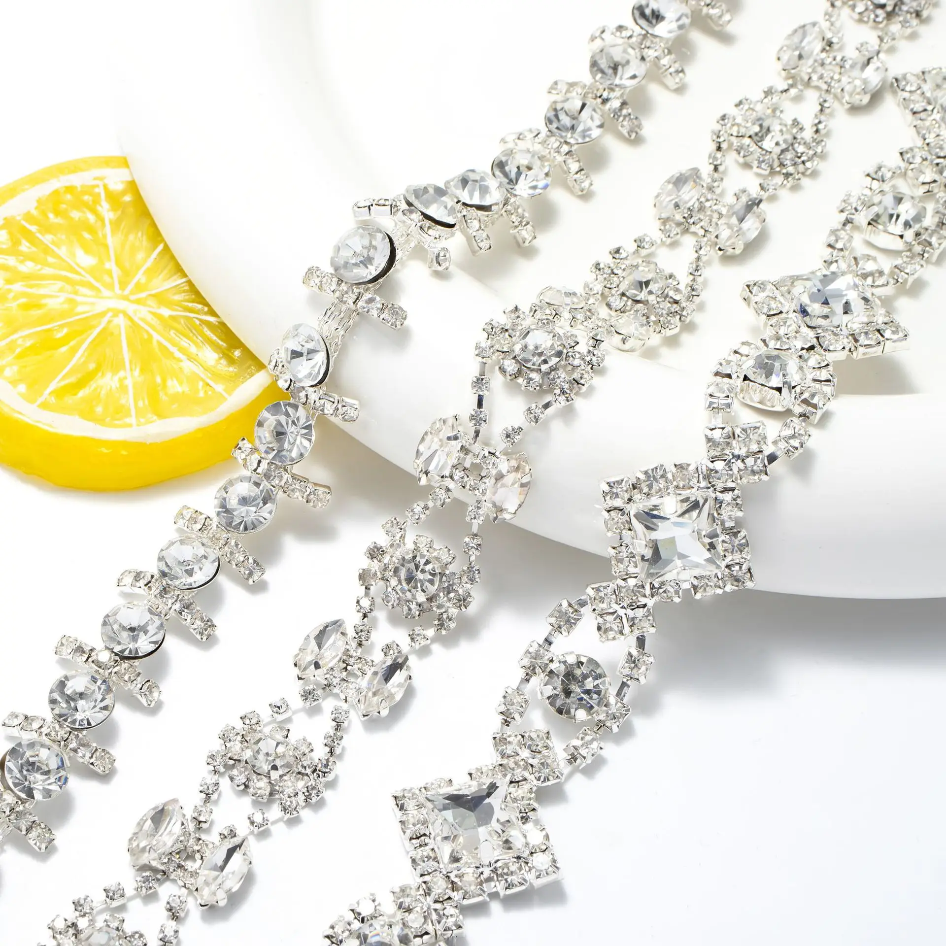 Hand-Set Marquise Rhinestone Claw Chain for DIY Wedding Dress Apparel Jewelry Trimming Accessories
Hand-Set Marquise Rhinestone Claw Chain for DIY Wedding Dress Apparel Jewelry Trimming Accessories