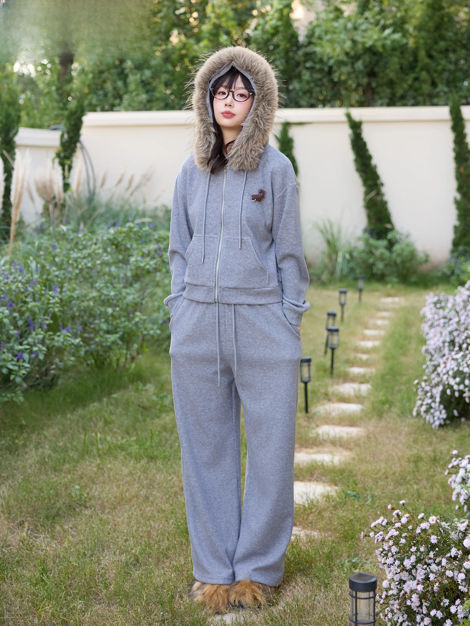 Didimax, новая зимняя толстовка с меховым воротником, джинсовый комплект из двух предметов, повседневный модный женский ансамбль для поездок на работу
Didimax, новая зимняя толстовка с меховым воротником, джинсовый комплект из двух предметов, повседневный модный женский ансамбль для поездок на работу