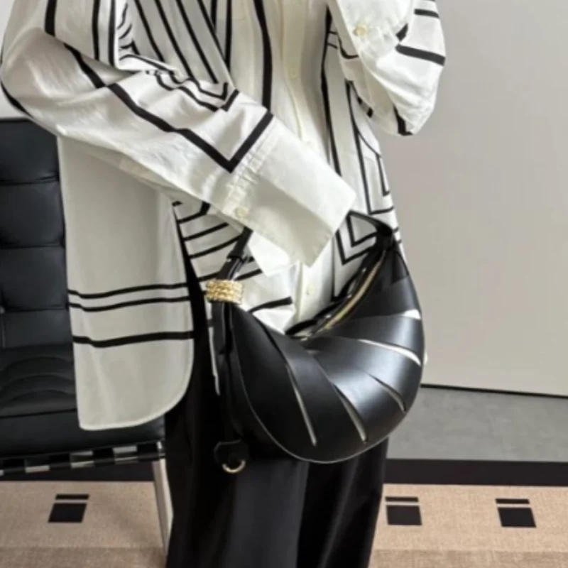 Side Bag For Woman Crossbody Bags Luxury Hollow Out Bolsos De Diseñador Shoulder Bag Large Capacity Moon Bag Woven Underarm Bag
Side Bag For Woman Crossbody Bags Luxury Hollow Out Bolsos De Diseñador Shoulder Bag Large Capacity Moon Bag Woven Underarm Bag