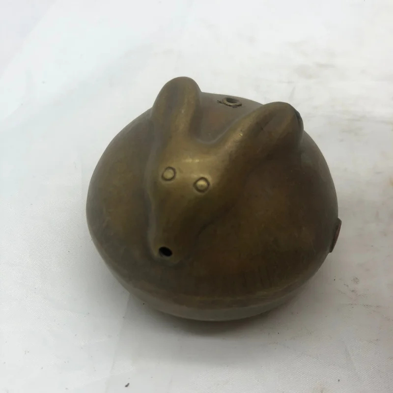 Chinese Antique Folk brass water drop stationery water drop pot little rabbit inkstone drop antique collection
Chinese Antique Folk brass water drop stationery water drop pot little rabbit inkstone drop antique collection