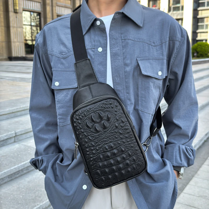 Мужская сумка из 100% воловьей кожи из крокодиловой кожи, модная черная многофункциональная кожаная нагрудная сумка, мужская сумка-бандольера hombre bolsa
Мужская сумка из 100% воловьей кожи из крокодиловой кожи, модная черная многофункциональная кожаная нагрудная сумка, мужская сумка-бандольера hombre bolsa