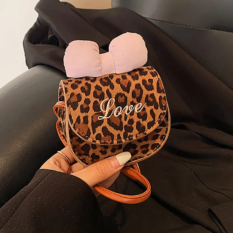 Модные кошельки и сумки для маленьких девочек, милая мини-сумка через плечо с бантом, модный мини-кошелек для монет, детские леопардовые ручные сумки, подарки
Модные кошельки и сумки для маленьких девочек, милая мини-сумка через плечо с бантом, модный мини-кошелек для монет, детские леопардовые ручные сумки, подарки