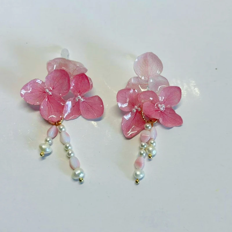 Original Handmade Hydrangea Macrophylla Fried Flower Earrings with Pearls Romantic Flower Earrings Special Party Gifts
Original Handmade Hydrangea Macrophylla Fried Flower Earrings with Pearls Romantic Flower Earrings Special Party Gifts