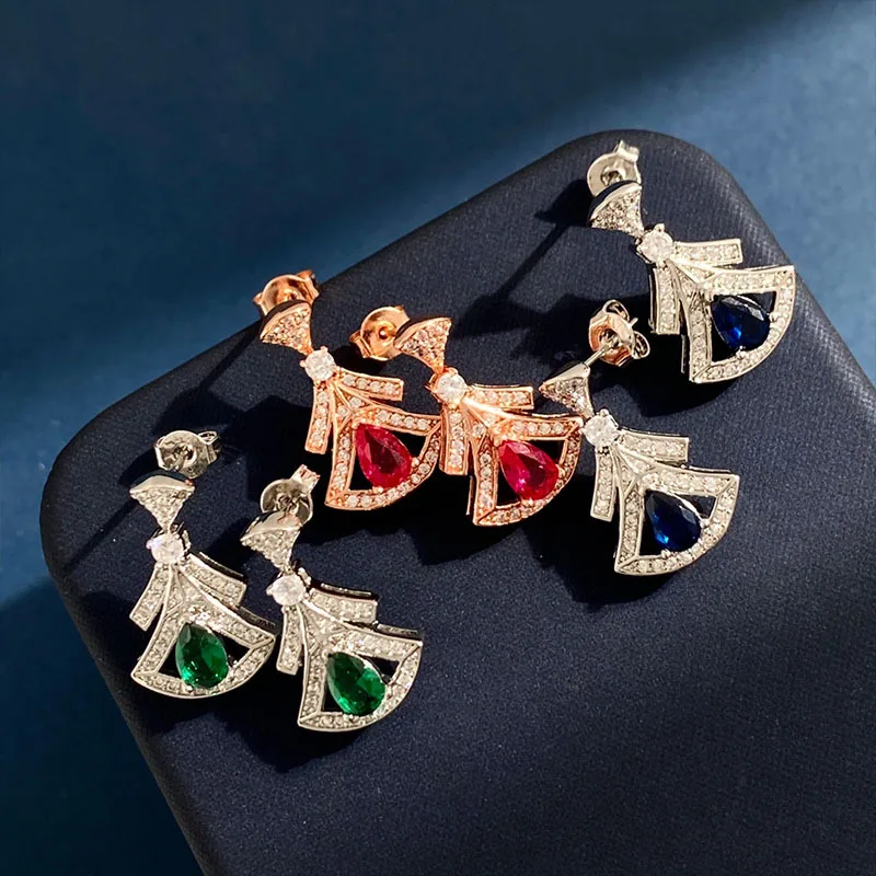 New product full diamond small skirt earrings plated with 18K light luxury fashionable emerald fan-shaped earrings Fashionable
New product full diamond small skirt earrings plated with 18K light luxury fashionable emerald fan-shaped earrings Fashionable
