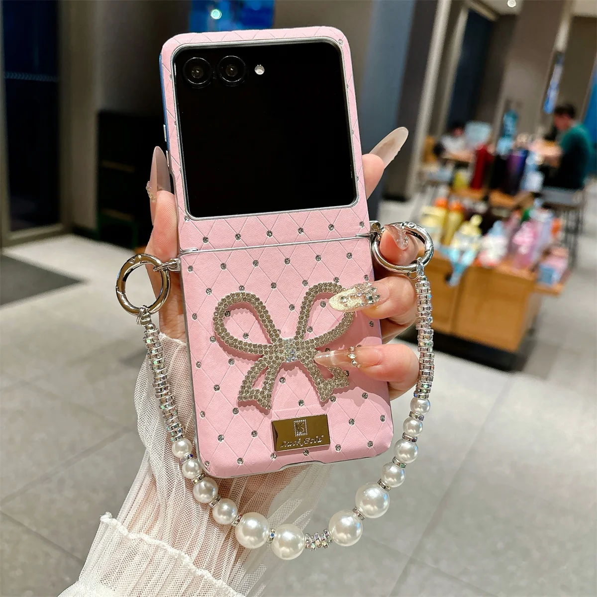 Luxury Rhombus Glitter Rhinestone Bowknot Leather Case for Motorola Razr 70 Ultra/60 Ultra50 Ultra Hand Chain Flip Cover
Luxury Rhombus Glitter Rhinestone Bowknot Leather Case for Motorola Razr 70 Ultra/60 Ultra50 Ultra Hand Chain Flip Cover
