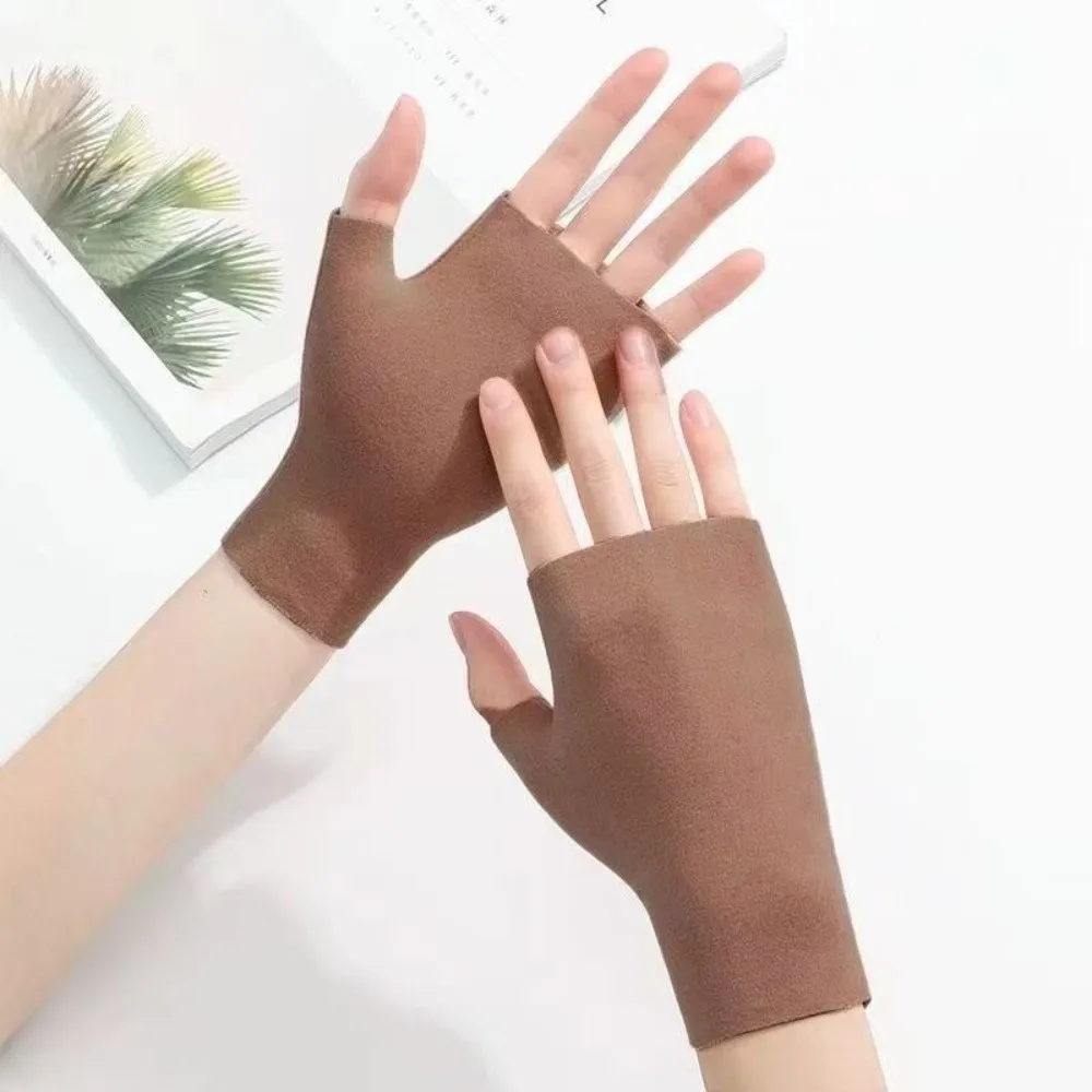 Мягкие бархатные перчатки с половиной пальца, однотонные морозостойкие перчатки с сенсорным экраном, сохраняющие тепло, ветрозащитные перчатки без пальцев для дома и офиса
Мягкие бархатные перчатки с половиной пальца, однотонные морозостойкие перчатки с сенсорным экраном, сохраняющие тепло, ветрозащитные перчатки без пальцев для дома и офиса