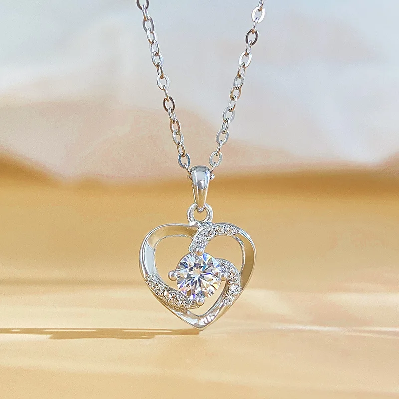 Moissanite S925 sterling silver necklace: A gift for the Festival of the Ocean's Mood
Moissanite S925 sterling silver necklace: A gift for the Festival of the Ocean's Mood