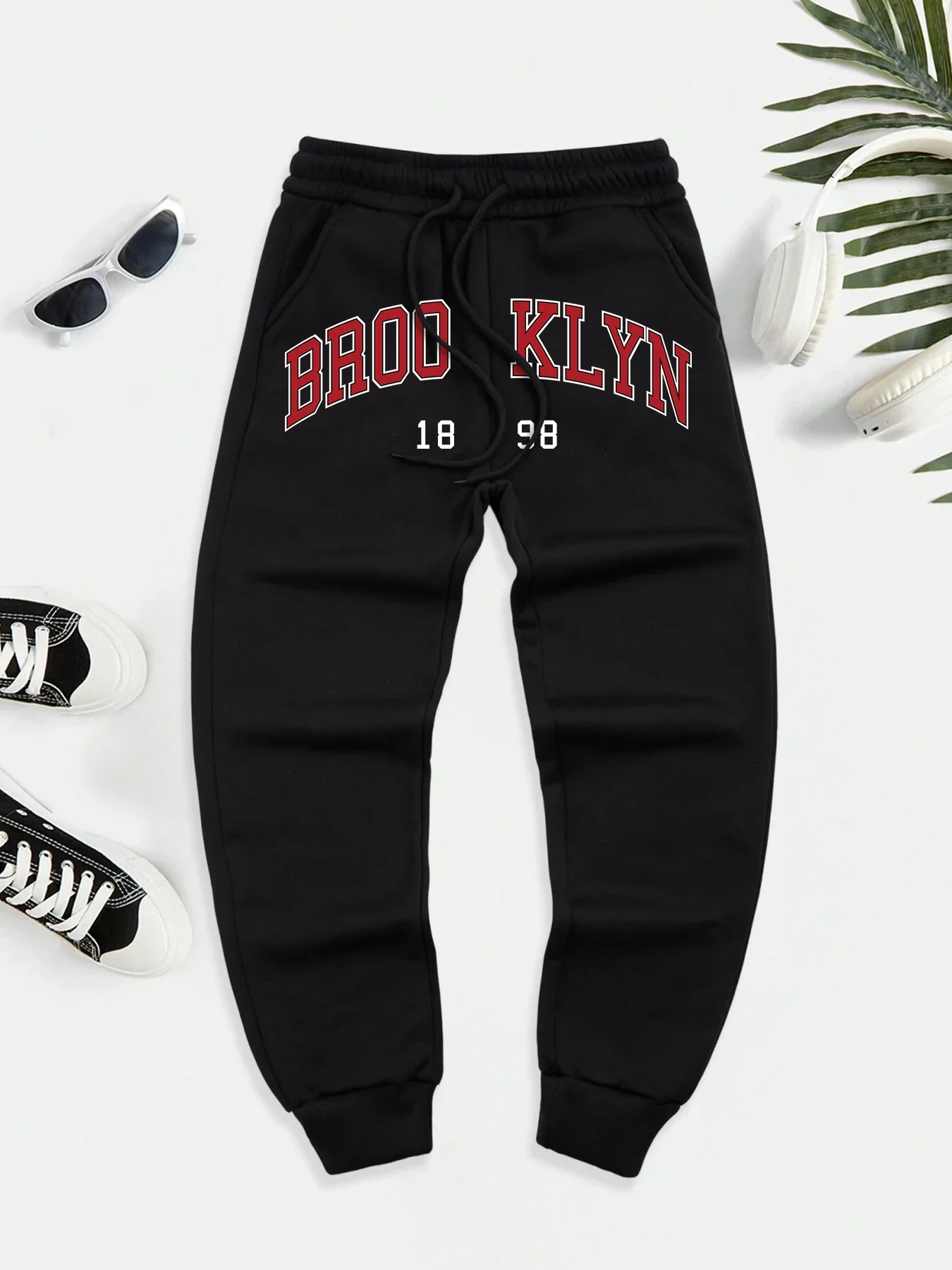 Мужские и женские спортивные брюки Four Seasons, новые спортивные штаны высокого качества, модная повседневная спортивная одежда, брюки, спортивная уличная одежда Y2k
Мужские и женские спортивные брюки Four Seasons, новые спортивные штаны высокого качества, модная повседневная спортивная одежда, брюки, спортивная уличная одежда Y2k