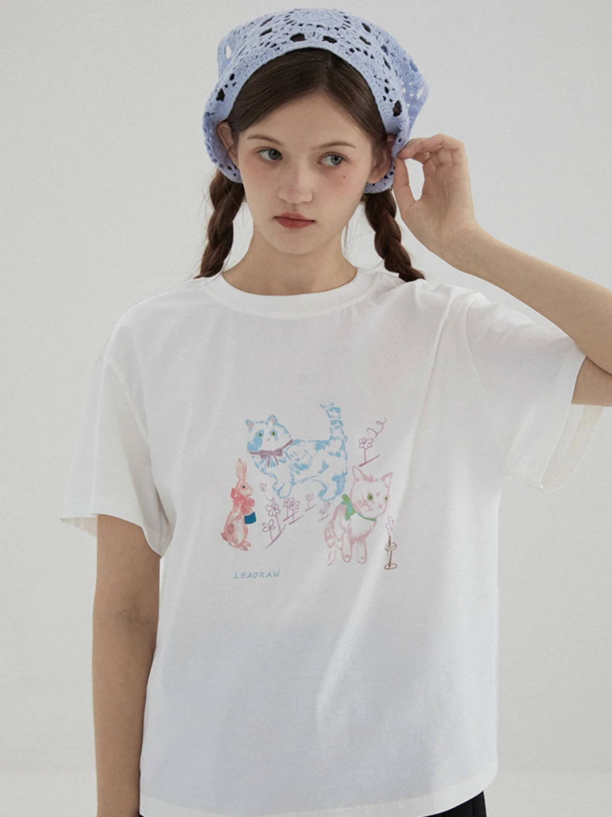 Оригинальная женская футболка LBAO с мультяшным принтом, белая, вязаная, свободного кроя, летняя, тонкая, с коротким рукавом и круглым вырезом, модный повседневный топ
Оригинальная женская футболка LBAO с мультяшным принтом, белая, вязаная, свободного кроя, летняя, тонкая, с коротким рукавом и круглым вырезом, модный повседневный топ