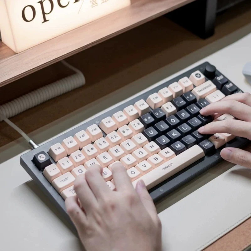 White Pink Theme Keycaps Set Customized PBT Sublimation MDA Profile Keyboard Cap for Gaming Mechanical Keyboard Accessories Gift
White Pink Theme Keycaps Set Customized PBT Sublimation MDA Profile Keyboard Cap for Gaming Mechanical Keyboard Accessories Gift