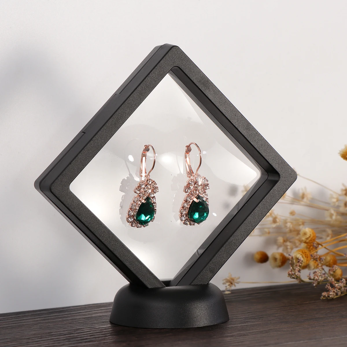 5 Sets 3D Floating Frame Jewelry Display Case Clear Shadow Box Coin Display Stand Round Base Black For Medals Stamps Poker Chips
5 Sets 3D Floating Frame Jewelry Display Case Clear Shadow Box Coin Display Stand Round Base Black For Medals Stamps Poker Chips