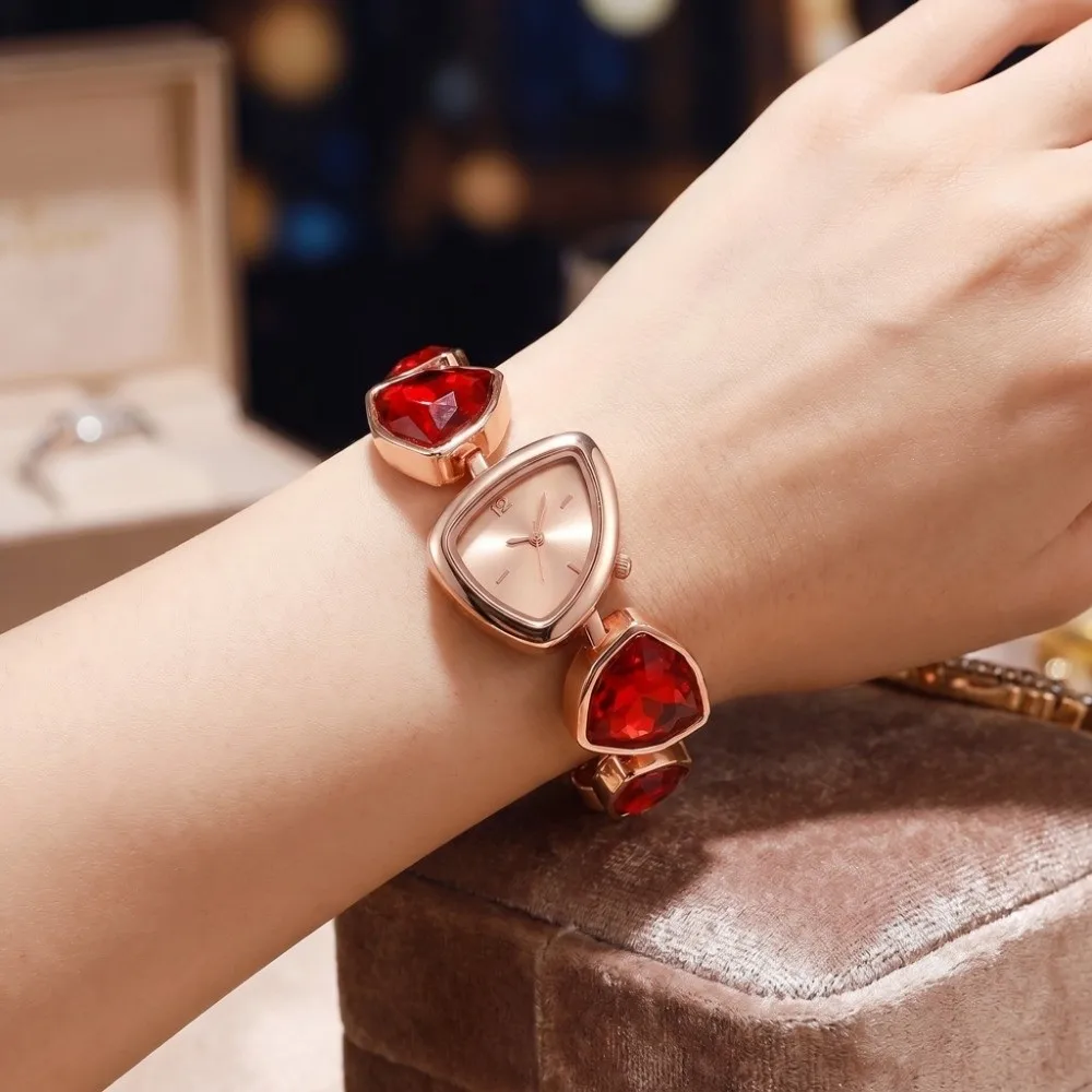 Fashion Elegant Irregular Design Watch Simple Minimalist Big Rhinestone Watch Quartz Interesting Colorful Fashion Watch Commute
Fashion Elegant Irregular Design Watch Simple Minimalist Big Rhinestone Watch Quartz Interesting Colorful Fashion Watch Commute