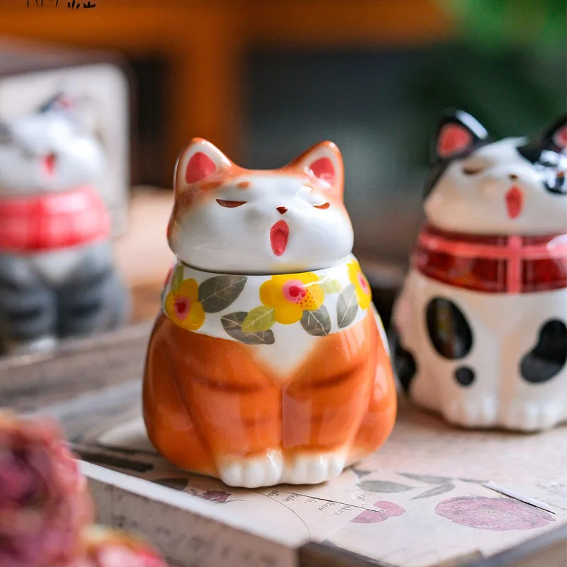 Nordic Ceramic Three-dimensional Lucky Cat Mug Ornaments Living Room Dining Table Snacks Fruit Storage Jar Crafts Decoration
Nordic Ceramic Three-dimensional Lucky Cat Mug Ornaments Living Room Dining Table Snacks Fruit Storage Jar Crafts Decoration