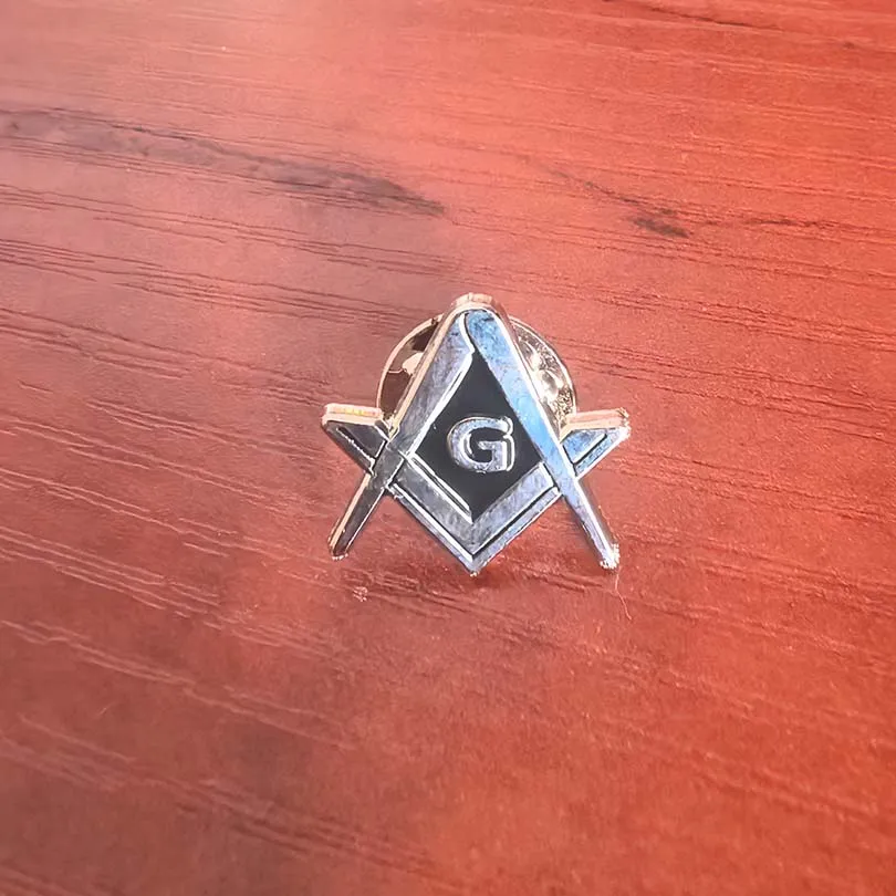 50pcs Silver Color Free Masons Customized Metal Badge Craft Brooch Masonic Square and Compass Lapel Pin G Black Soft Enamel Pins
50pcs Silver Color Free Masons Customized Metal Badge Craft Brooch Masonic Square and Compass Lapel Pin G Black Soft Enamel Pins