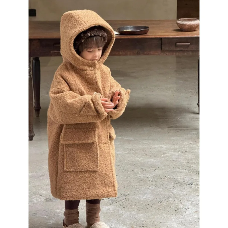 Korean Children's Clothing Autumn and Winter New Girls' Jacket with Cotton Clip, Long Style, Solid Color Woolen Coat with Hat
Korean Children's Clothing Autumn and Winter New Girls' Jacket with Cotton Clip, Long Style, Solid Color Woolen Coat with Hat