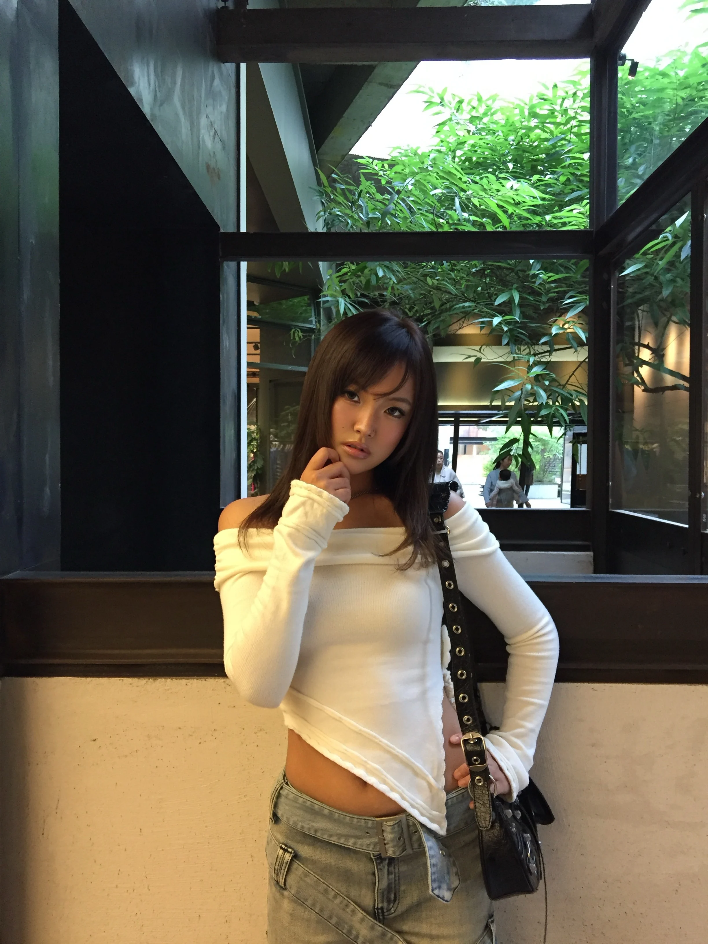 Guizi Autumn and Winter Warm Tops, Elastic White Pullover, Fashionable and Versatile Woolen Sweater, Autumn Sweater with Off-Shoulder Design, Side Slit Embroidery Design
Guizi Autumn and Winter Warm Tops, Elastic White Pullover, Fashionable and Versatile Woolen Sweater, Autumn Sweater with Off-Shoulder Design, Side Slit Embroidery Design