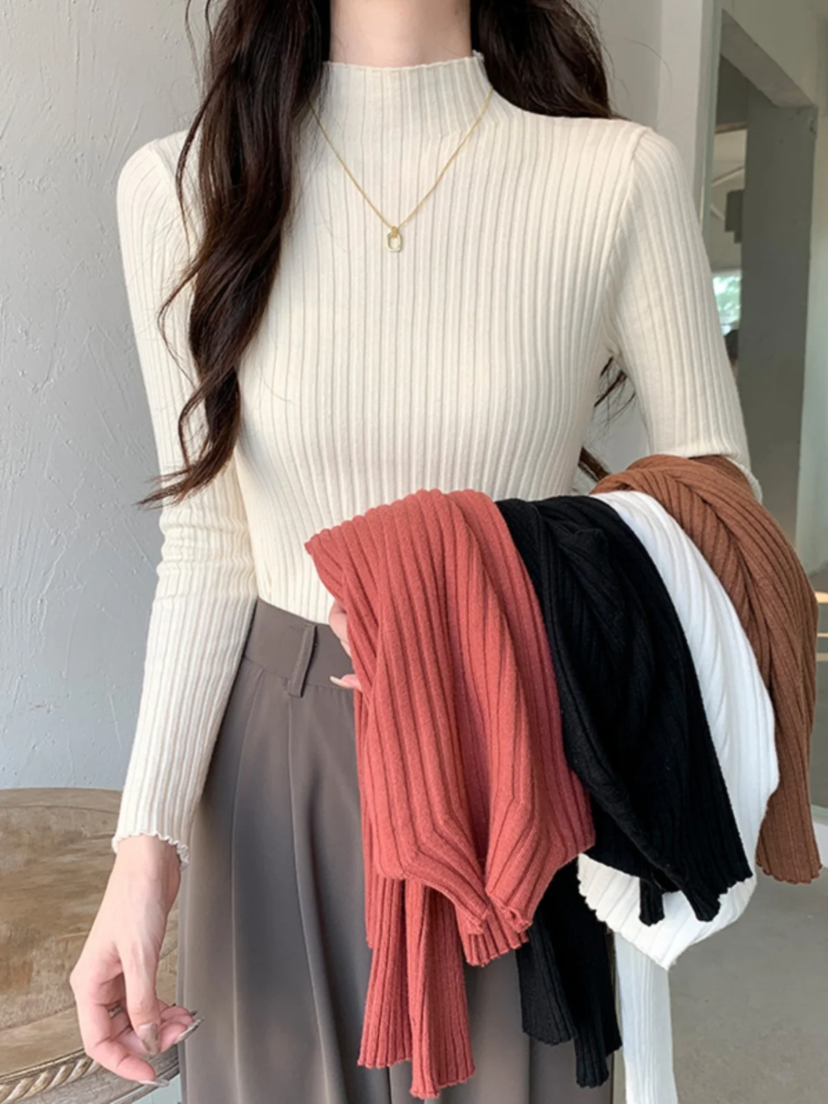 Шикарный утягивающий топ ранней осени 2024, новый женский вязаный длинный слой све, топ с высоким воротником, уникальная полосатая внутренняя одежда
Шикарный утягивающий топ ранней осени 2024, новый женский вязаный длинный слой све, топ с высоким воротником, уникальная полосатая внутренняя одежда