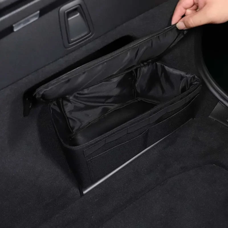 Oxford cloth black For Volvo XC90 2015-2024 Car trunk tool storage bag finishing bag car interior modification accessories
Oxford cloth black For Volvo XC90 2015-2024 Car trunk tool storage bag finishing bag car interior modification accessories
