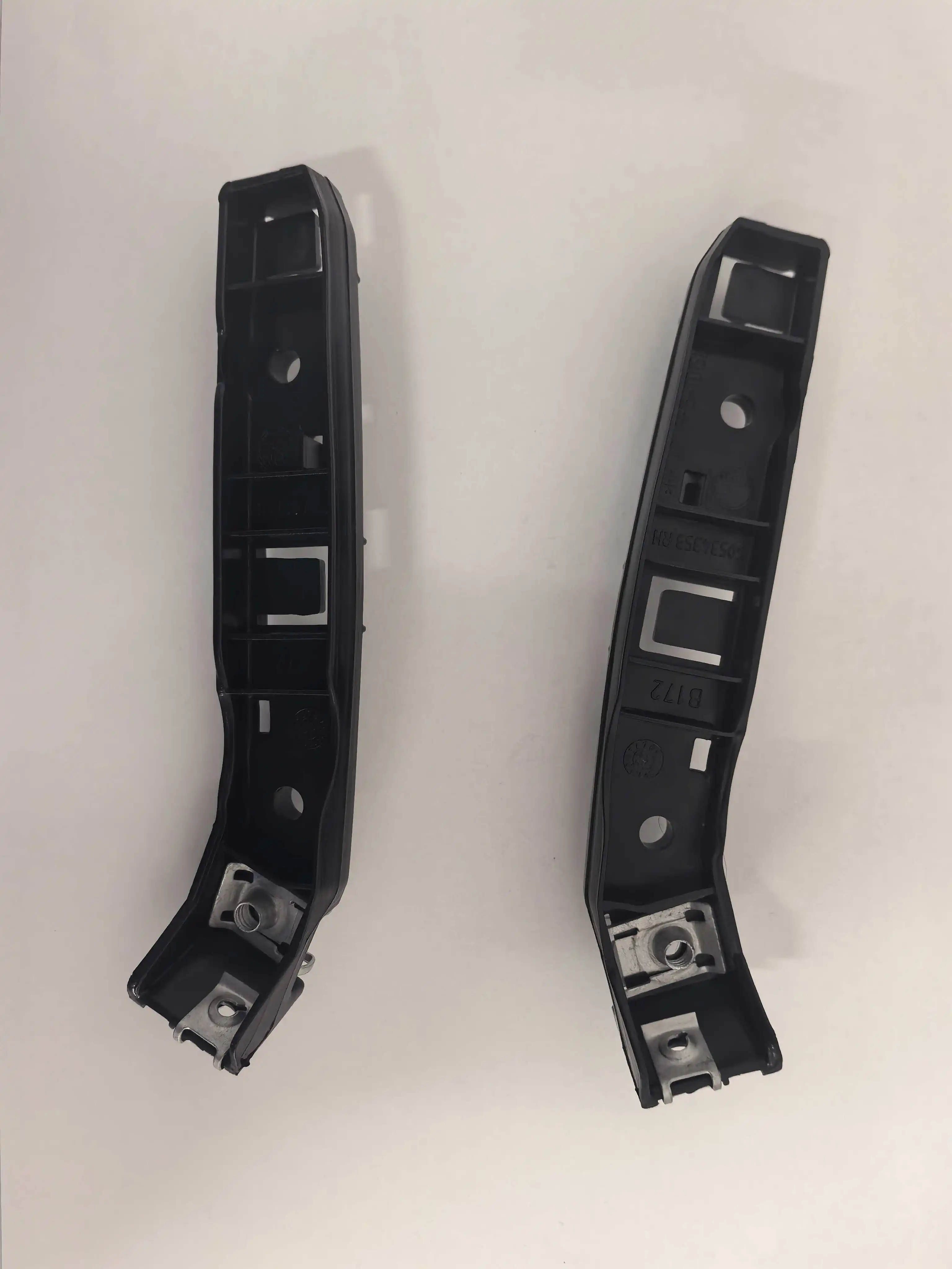 For Alfa Romeo Giulia Lower support bracketunder the front bumper 2016-2022 OEM 50546905 50534353
For Alfa Romeo Giulia Lower support bracketunder the front bumper 2016-2022 OEM 50546905 50534353