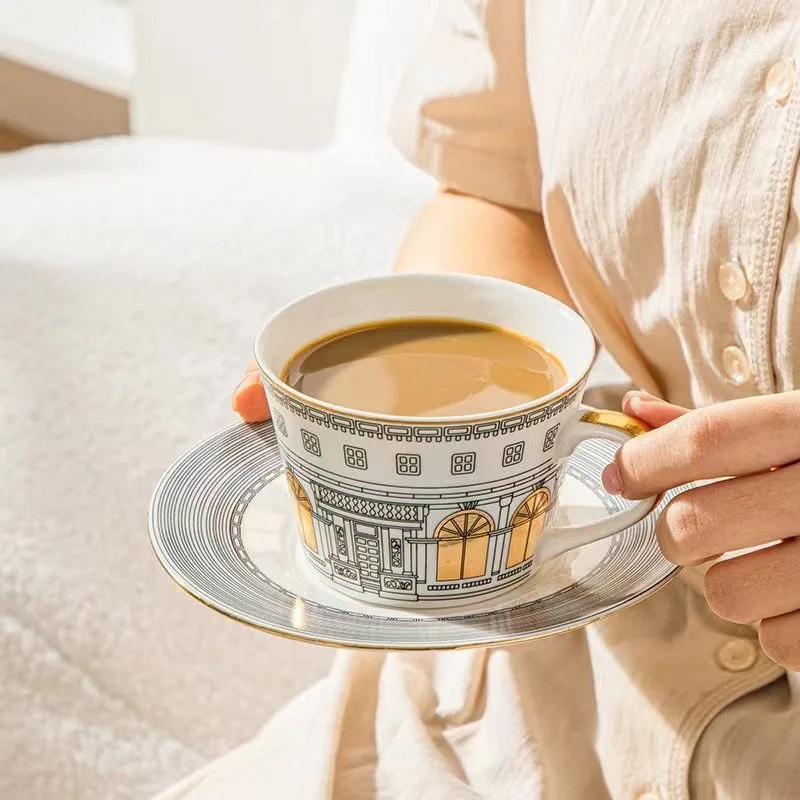 Relaxing Modern Antique Cup Ceramic Liquor Cup Saucer Ceramic Coffee Tea Glasses Turkish Cups Porcelain Tableware Tea European
Relaxing Modern Antique Cup Ceramic Liquor Cup Saucer Ceramic Coffee Tea Glasses Turkish Cups Porcelain Tableware Tea European