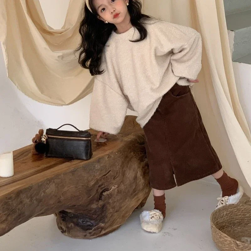 2025 Winter Midi Skirt for Girls Teens Winter School Skirt with Side Slit Hip Hugging Layered Composite Skirt for Middle Kids
2025 Winter Midi Skirt for Girls Teens Winter School Skirt with Side Slit Hip Hugging Layered Composite Skirt for Middle Kids