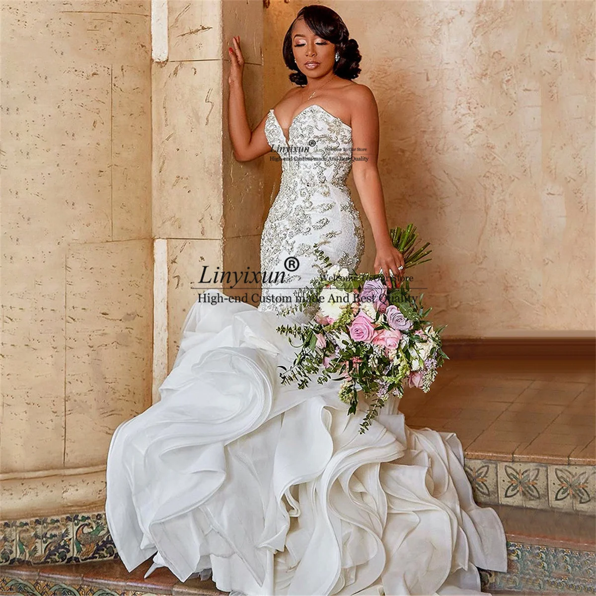 Luxury Mermaid Wedding Dresses Ruffle Train Sweetheart Customized Lace Crystal Beaded Bride Gowns Sexy Sleeveless robe de mariée
Luxury Mermaid Wedding Dresses Ruffle Train Sweetheart Customized Lace Crystal Beaded Bride Gowns Sexy Sleeveless robe de mariée