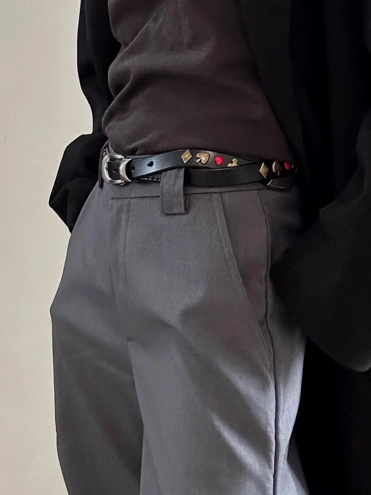 Женский модный корсет из натуральной кожи с заклепками, женское пальто с поясом, платье с поясом, узкий пояс J1503
Женский модный корсет из натуральной кожи с заклепками, женское пальто с поясом, платье с поясом, узкий пояс J1503