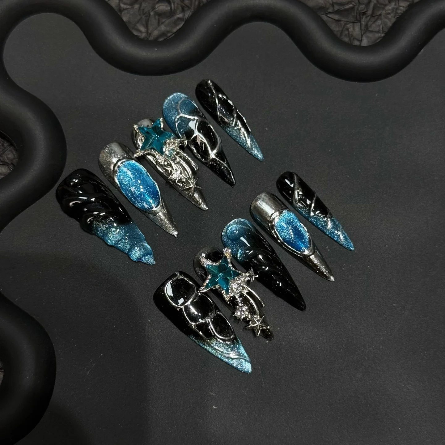 10Pcs Nails Press On Handmade Long Almond Fake Nails Heavy Metal Gothic Nail Stickers Y2K For Spice Girls Wearable False Nails
10Pcs Nails Press On Handmade Long Almond Fake Nails Heavy Metal Gothic Nail Stickers Y2K For Spice Girls Wearable False Nails