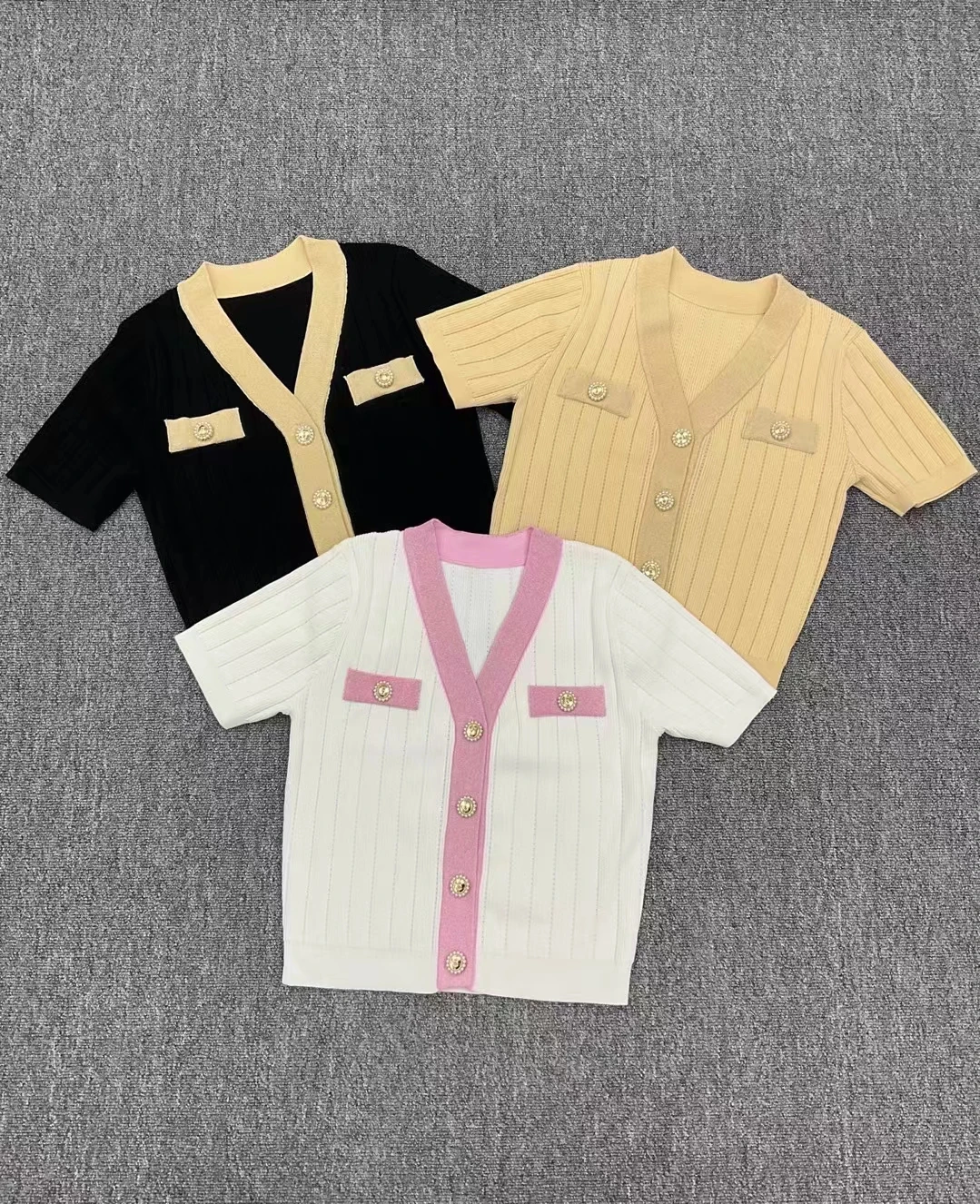 23 Summer New Women Vintage Temperament Short-Sleeved Ice Silk Knitted Cardigan Top
23 Summer New Women Vintage Temperament Short-Sleeved Ice Silk Knitted Cardigan Top