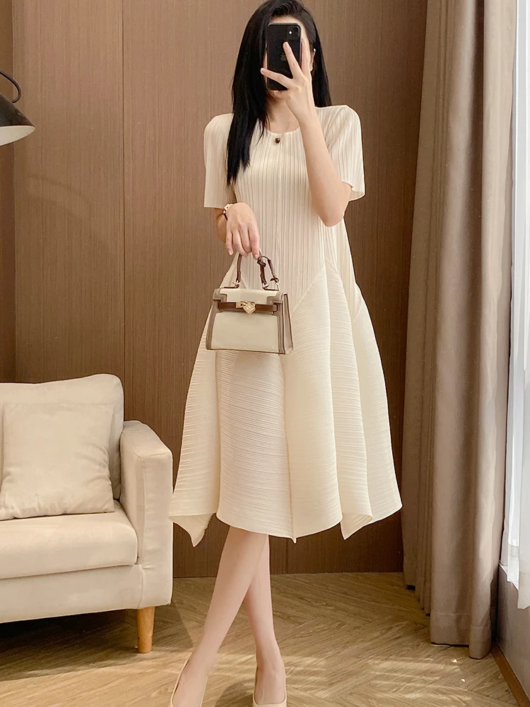 Elegant Summer Midi Dress Women's Fashion Pleated Pure Color Silk Straight Cut Commute Style Dress ZD3413- Chinese Origin
Elegant Summer Midi Dress Women's Fashion Pleated Pure Color Silk Straight Cut Commute Style Dress ZD3413- Chinese Origin