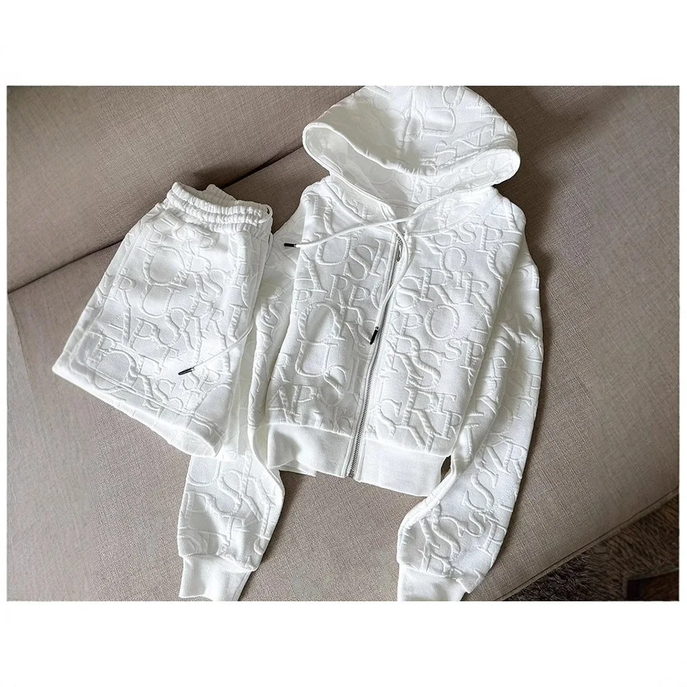 2025 женский костюм, новая весенняя модная спортивная одежда с надписью, комплекты из 2 предметов, женский уличный свитшот на молнии, шорты, комплект из двух предметов
2025 женский костюм, новая весенняя модная спортивная одежда с надписью, комплекты из 2 предметов, женский уличный свитшот на молнии, шорты, комплект из двух предметов