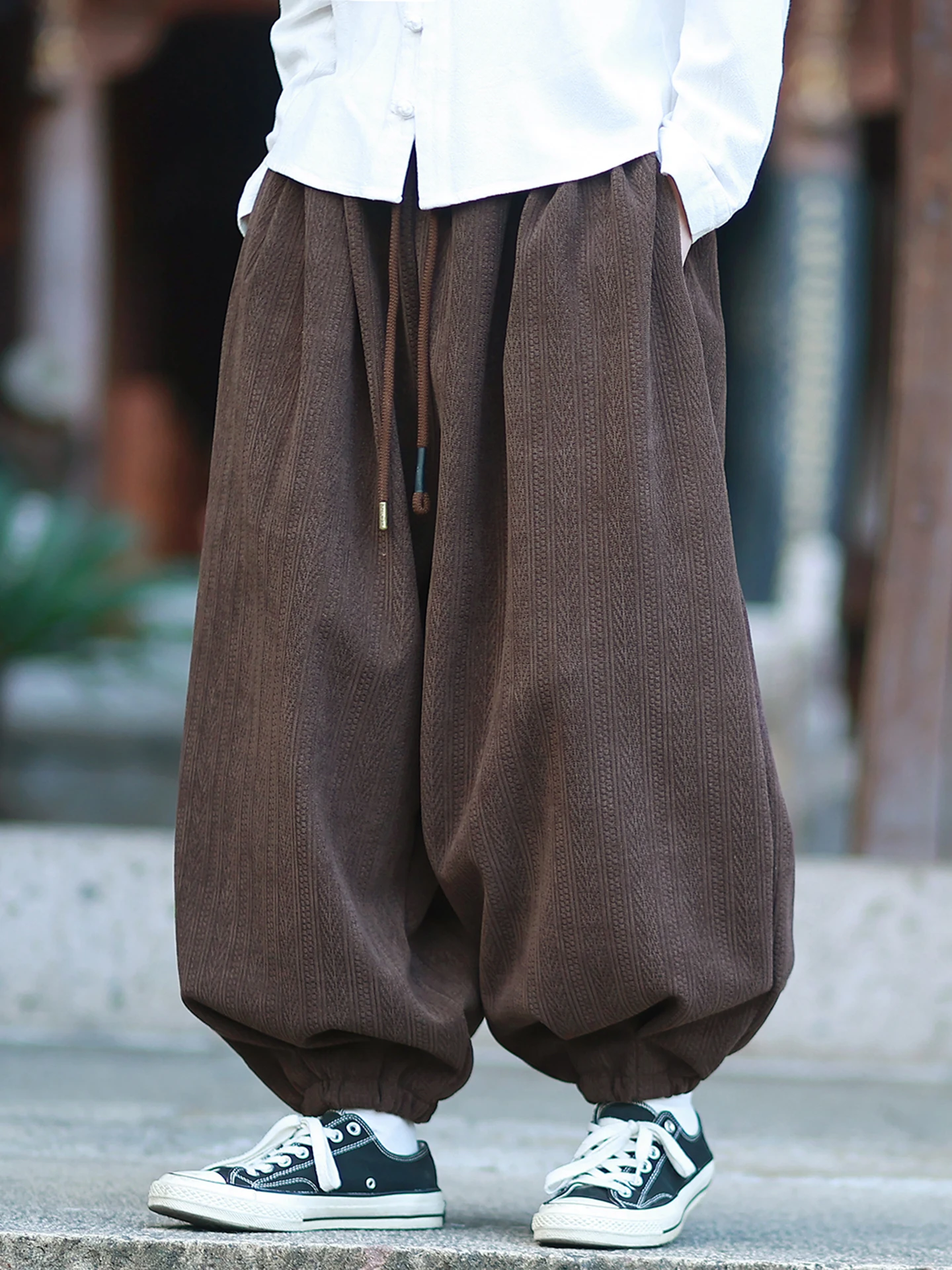 Khaki Chenille Embroidered Fce Lined Thiened Wide Leg Lantern Pants Corduroy Casual Long Trousers for Men Autumn Winter
Khaki Chenille Embroidered Fce Lined Thiened Wide Leg Lantern Pants Corduroy Casual Long Trousers for Men Autumn Winter
