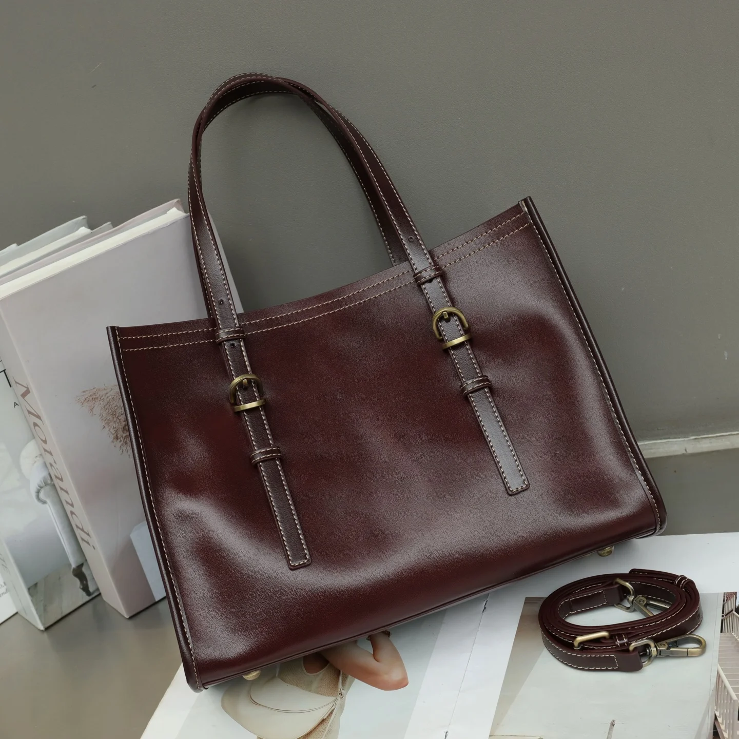 Genuine Grade Cow Leather Women's Shoulder Crossbody Large Work Bags Luxury Designer Brand Female Handbag for Woman Cowhide New
Genuine Grade Cow Leather Women's Shoulder Crossbody Large Work Bags Luxury Designer Brand Female Handbag for Woman Cowhide New