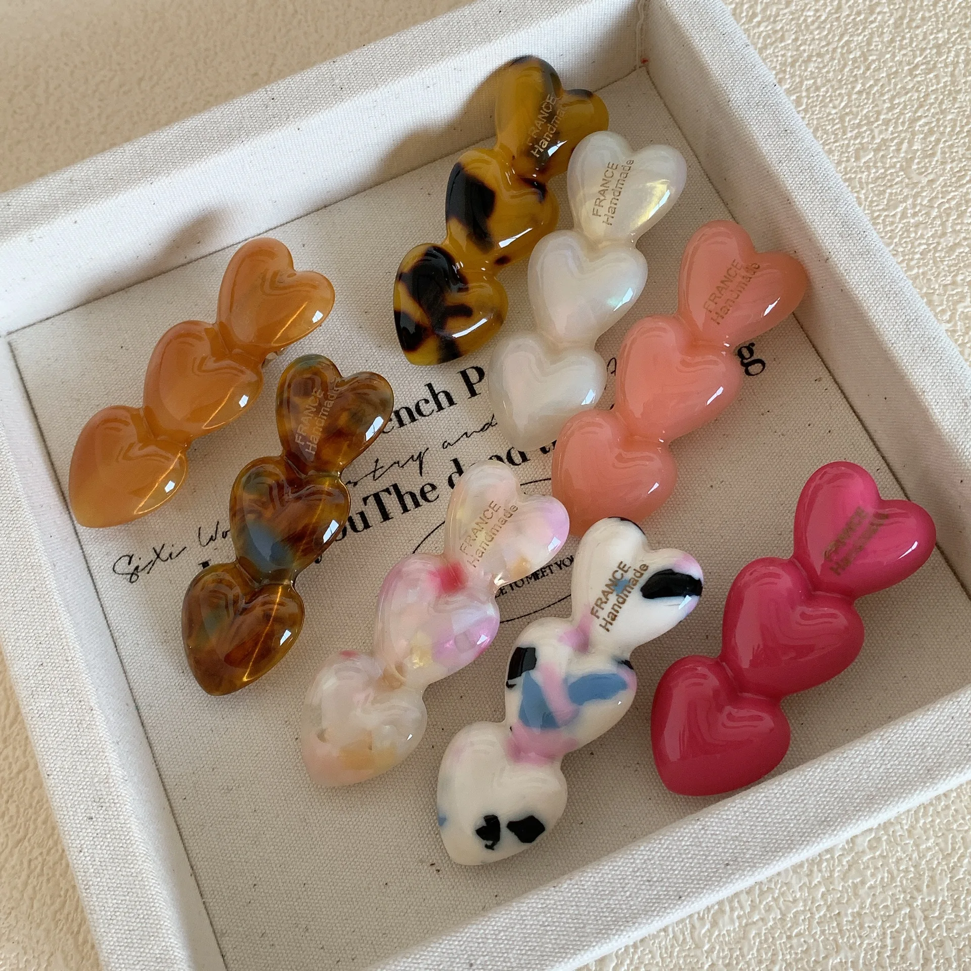 Acetate Love Heart Duckbill Clip Women Korean Fashion Sweet Bangs Side Hairpin Peach Heart Hair Side Clip Fashion Hair Ornament
Acetate Love Heart Duckbill Clip Women Korean Fashion Sweet Bangs Side Hairpin Peach Heart Hair Side Clip Fashion Hair Ornament