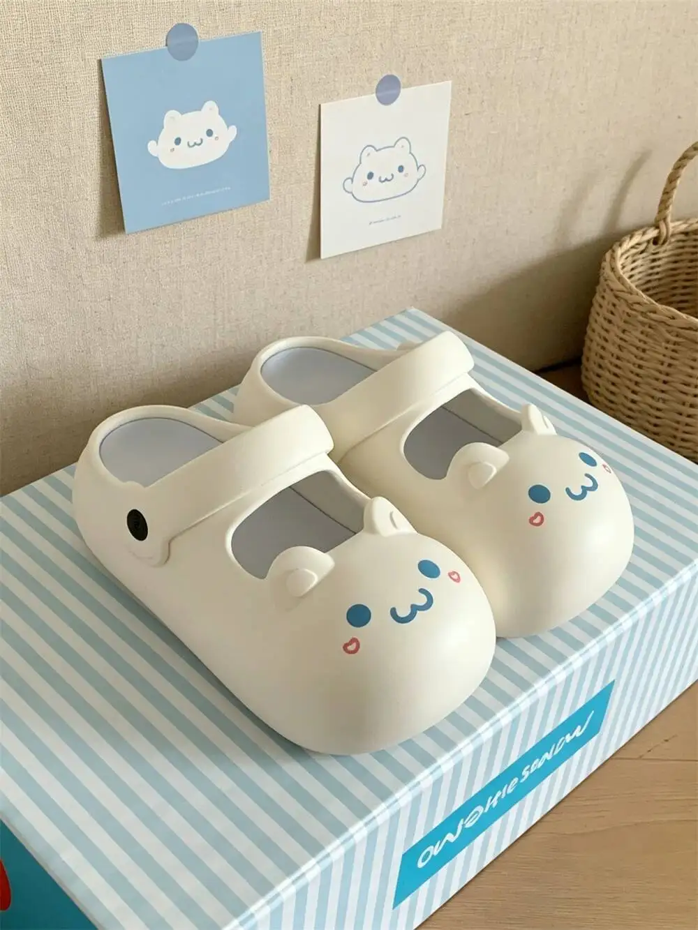 2026 New Japanese Style Bear Thick Sole Closed Toe Clogs Non Slip Arch Support Cute Girls Summer Beach Hollow Sandals
2026 New Japanese Style Bear Thick Sole Closed Toe Clogs Non Slip Arch Support Cute Girls Summer Beach Hollow Sandals