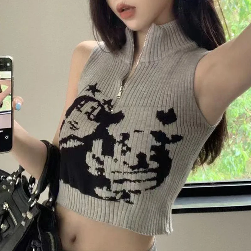 American Vintage Slim Sleeveless Knitted Vest for Women Summer Gray Fashion Printed Zipper Turtleneck Short Top
American Vintage Slim Sleeveless Knitted Vest for Women Summer Gray Fashion Printed Zipper Turtleneck Short Top