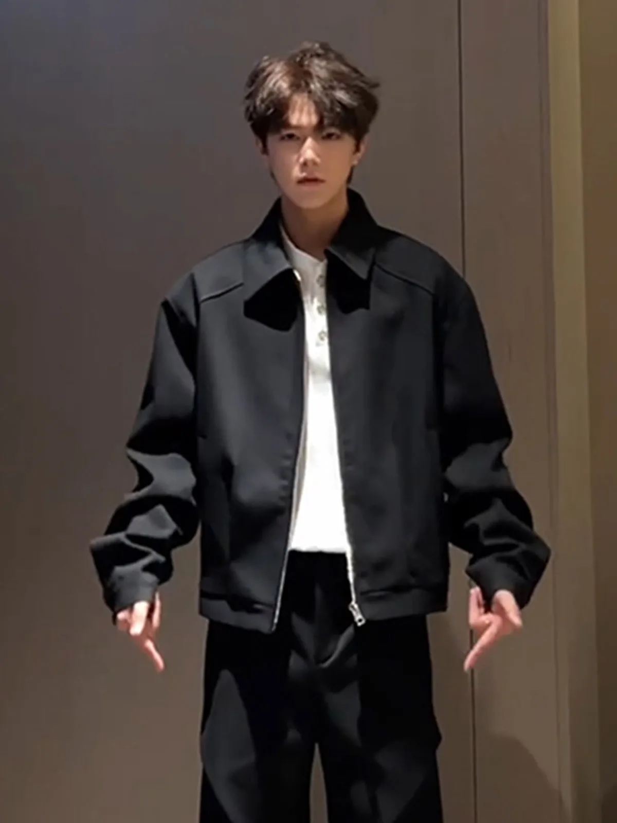 Cleanfit Shoulder Padded Short Men's Jacket Black Administrative Workwear Casual Style Spring Autumn Outerwear Zipper Closure
Cleanfit Shoulder Padded Short Men's Jacket Black Administrative Workwear Casual Style Spring Autumn Outerwear Zipper Closure