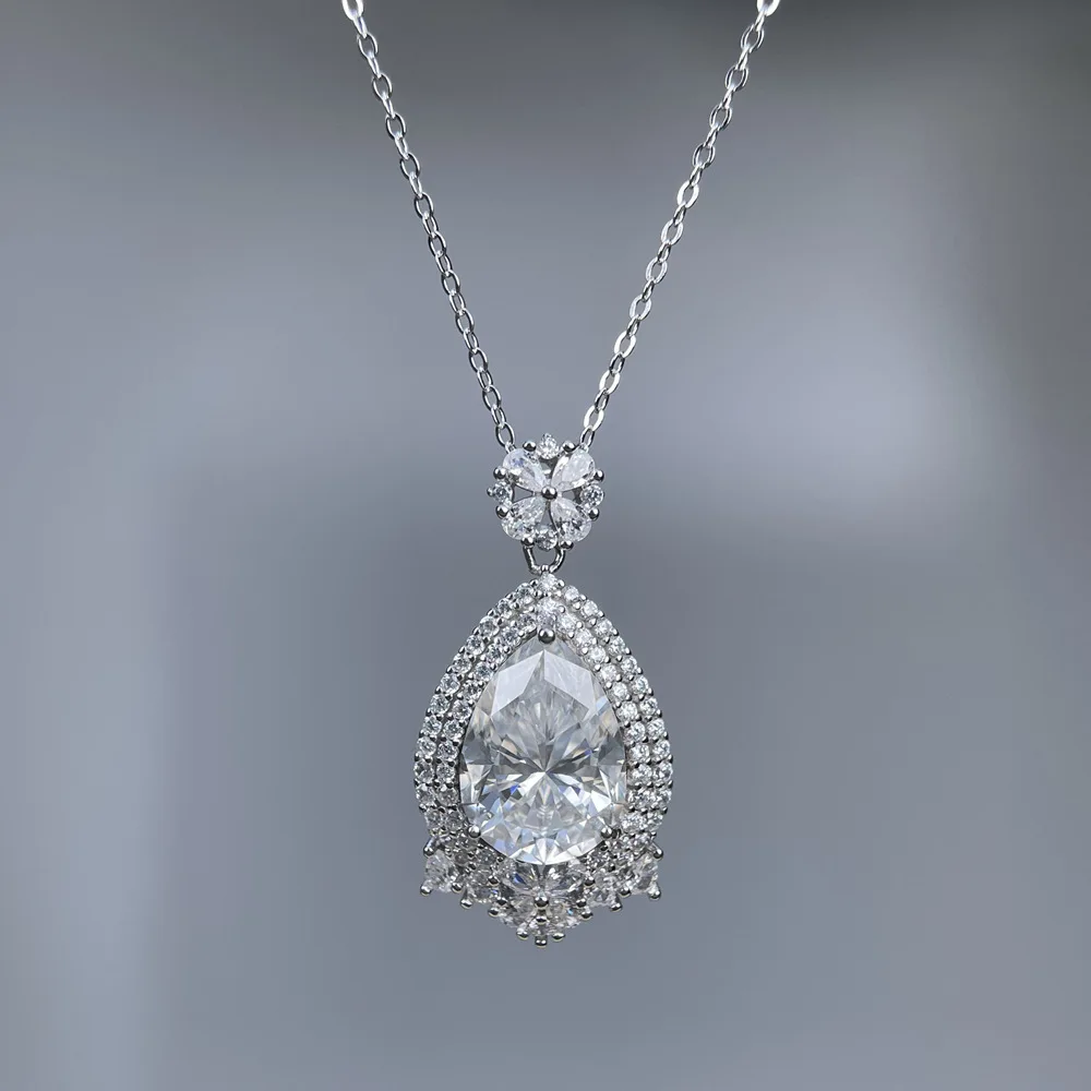 S925 Rhodium Plated 10x14mm 6CT D Color Teardrop Fancy Moissanite Pendant Necklace for Women Elegant Jewelry Gift.
S925 Rhodium Plated 10x14mm 6CT D Color Teardrop Fancy Moissanite Pendant Necklace for Women Elegant Jewelry Gift.