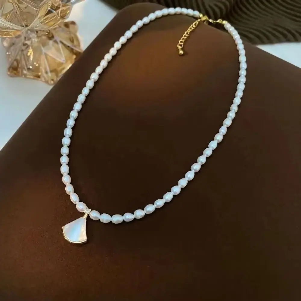 Hengsheng 6-7mm Rice Shape Freshwater Pearl Collar Necklaces 40cm Length Shell Pendant Adjustable Necklaces Jewelry Gift 
Hengsheng 6-7mm Rice Shape Freshwater Pearl Collar Necklaces 40cm Length Shell Pendant Adjustable Necklaces Jewelry Gift