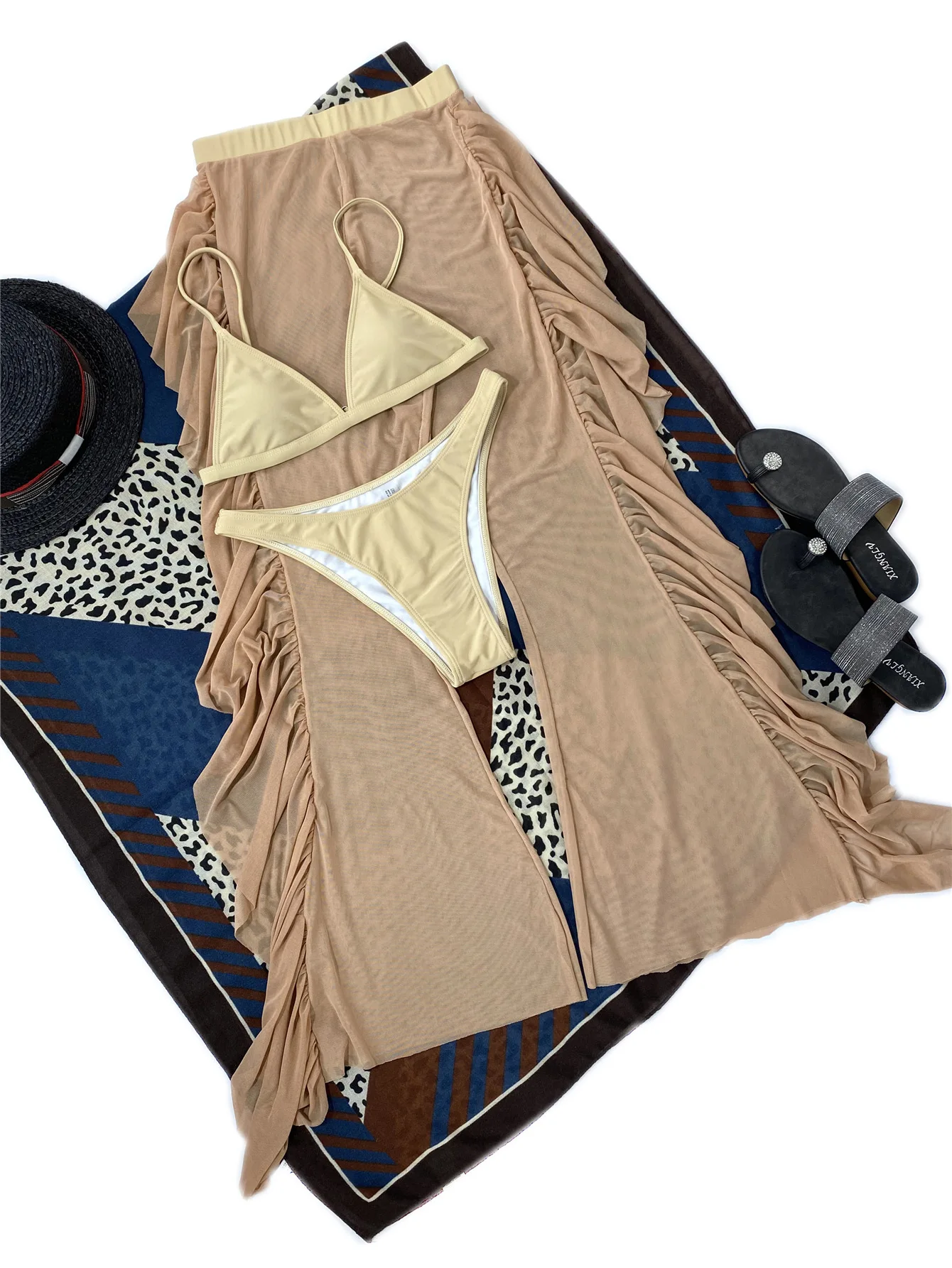 2025 New Bikini Set 3 Piece With Mesh PantsSwimwear Women's Swimsuit Beachwear Biquini Bandeau Bathing Suit
2025 New Bikini Set 3 Piece With Mesh PantsSwimwear Women's Swimsuit Beachwear Biquini Bandeau Bathing Suit