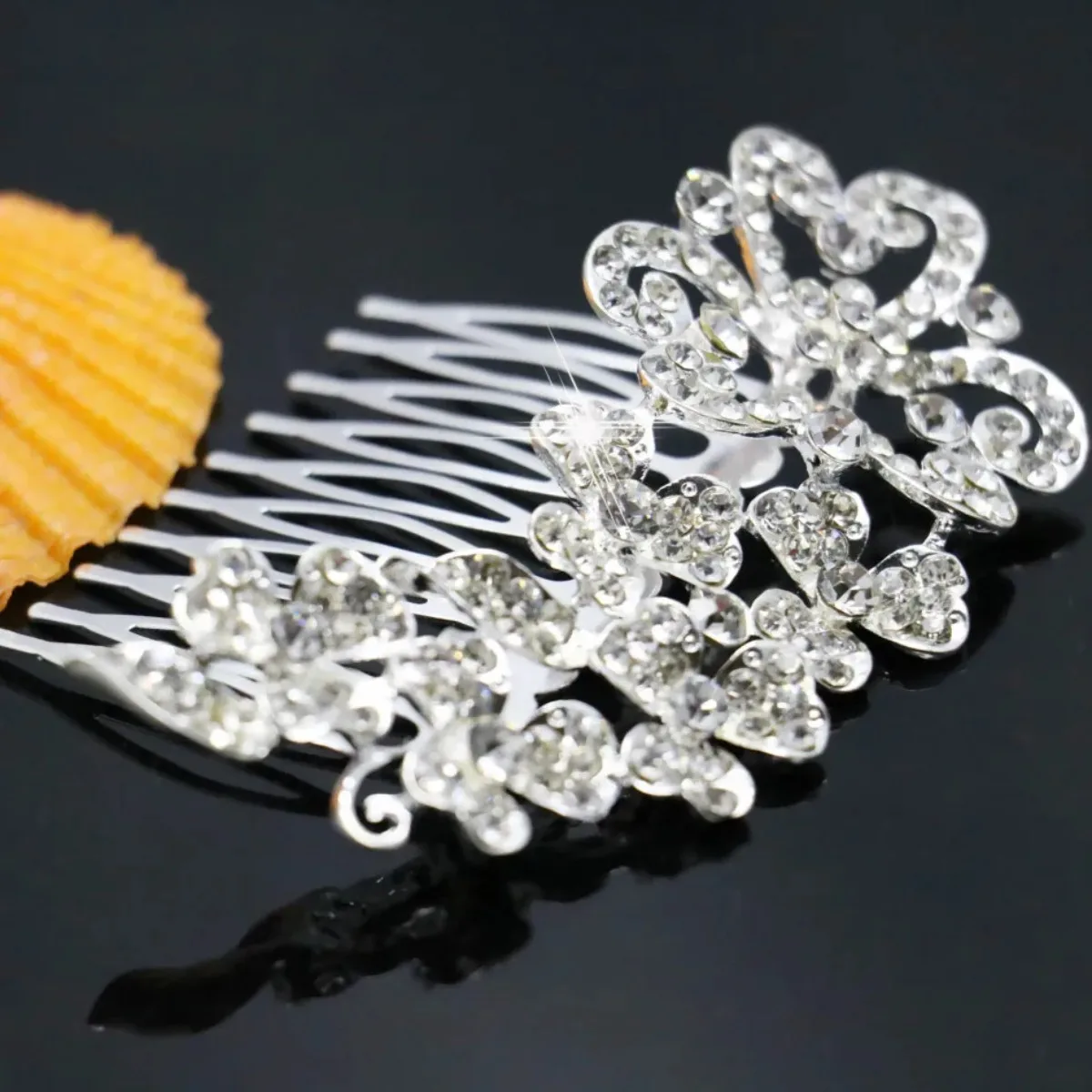 2024 Wedding Bridal Hairpin Heart Shape Hair Comb Fashion Crystal Hair Clips For Women Headwear Jewelry Accessories Girls Gifts
2024 Wedding Bridal Hairpin Heart Shape Hair Comb Fashion Crystal Hair Clips For Women Headwear Jewelry Accessories Girls Gifts