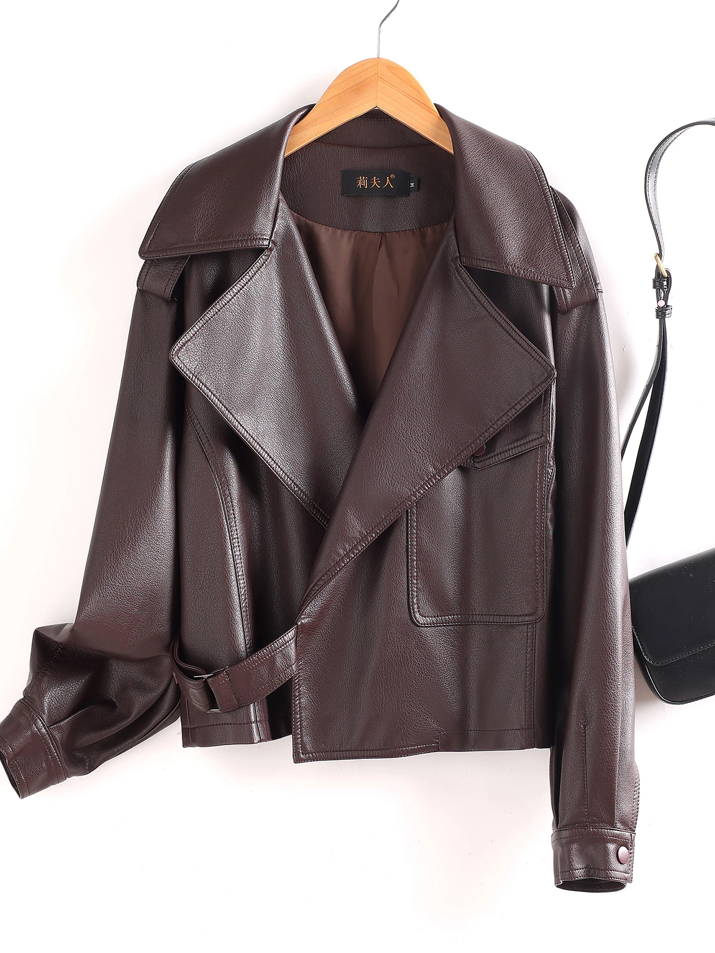 Женская кожаная куртка Slimming ort для похудения, весна-осень, свободный крой, корейский стиль, из овчины, с подкладкой, новая модель
Женская кожаная куртка Slimming ort для похудения, весна-осень, свободный крой, корейский стиль, из овчины, с подкладкой, новая модель