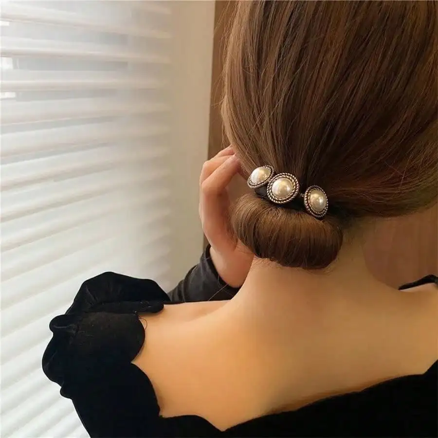 Hair Reel, Ball Head, Korean Internet Celebrity Hair Reel, Hair Braiding, Lazy Curling Device, Popular Flower Pearl Hairpin.
Hair Reel, Ball Head, Korean Internet Celebrity Hair Reel, Hair Braiding, Lazy Curling Device, Popular Flower Pearl Hairpin.