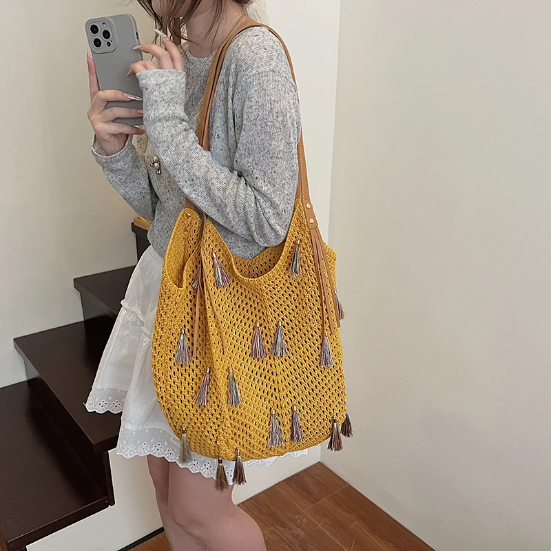 Designer Knitted Handbags Female Large Capacity Totes Tassel Women's Bag Summer Beach Bag Purses Hollow Woven Shoulder Bags
Designer Knitted Handbags Female Large Capacity Totes Tassel Women's Bag Summer Beach Bag Purses Hollow Woven Shoulder Bags